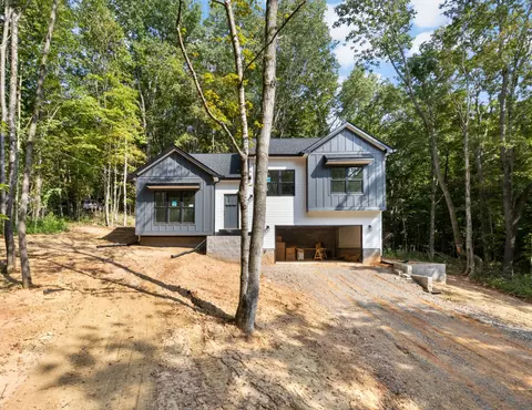 379 Edmondson Ferry Rd, Clarksville, TN 37040