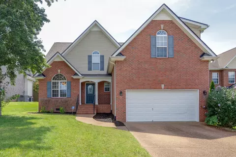 3805 Masters Dr, Smyrna, TN 37167