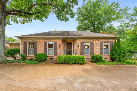 2721 Abbott Martin Rd, Nashville, TN 37215