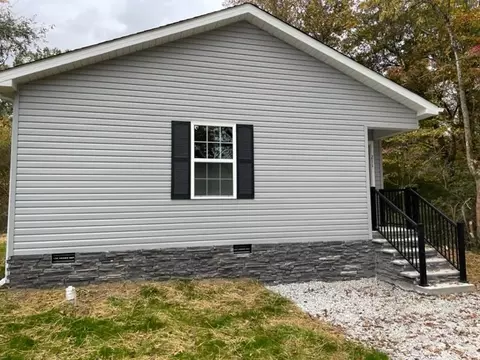 211 Sims Ln, Tullahoma, TN 37388