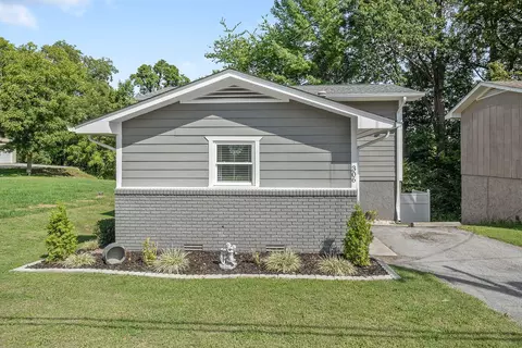 306 E Main St, Smithville, TN 37166
