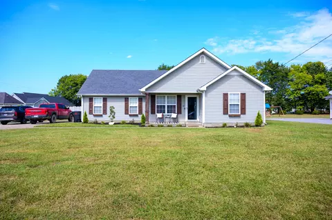 808 Fall Creek Dr, Murfreesboro, TN 37129