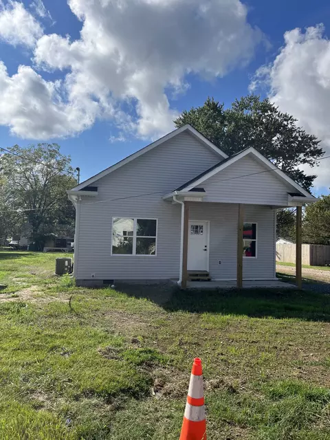 116 N Oak St, Hohenwald, TN 38462