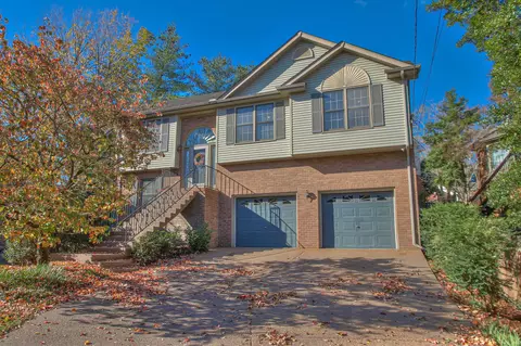812 Carlisle Ct N, Nashville, TN 37214