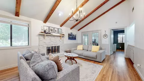 2101 Mullen Cir, Nashville, TN 37217