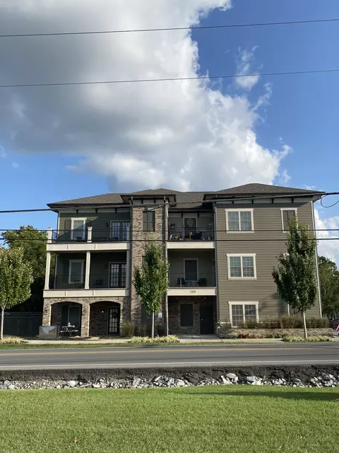 1319 W Main St #303, Franklin, TN 37064