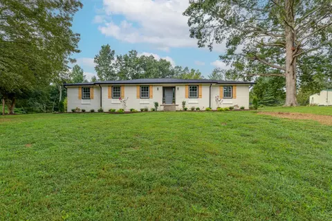 1390 Taylor Town Rd, White Bluff, TN 37187