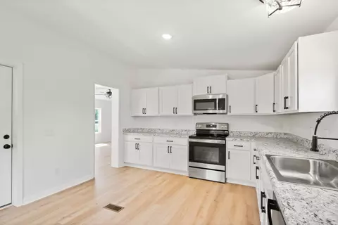 5877 Green Rd, Springfield, TN 37172 photo 13