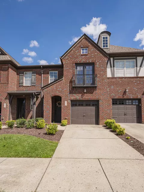 1982 Newark Ln, Thompsons Station, TN 37179