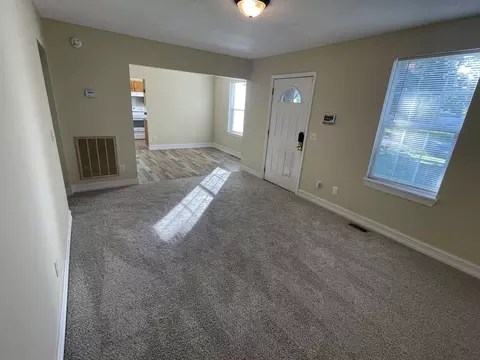 1013 E Lauderdale St, Tullahoma, TN 37388 photo 2
