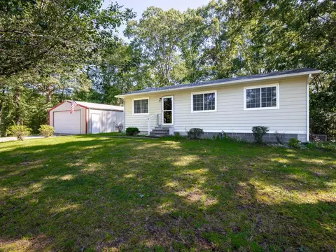 1075 Vale Mckenzie Rd, Hollow Rock, TN 38342