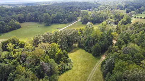 1030 Porter Rd, Burns, TN 37029