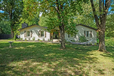 2458 Barwood Dr, Greenbrier, TN 37073