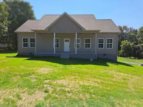 989 Carthage Rd, Red Boiling Springs, TN 37150