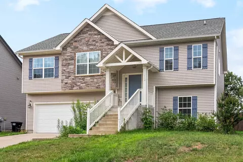 132 Sycamore Hill Dr, Clarksville, TN 37042