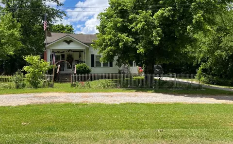 303 Little Creek Rd, Pleasant Shade, TN 37145