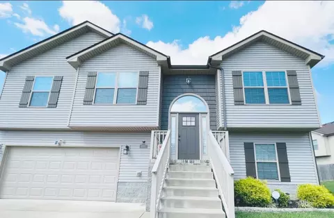 806 Rushing Dr, Clarksville, TN 37042