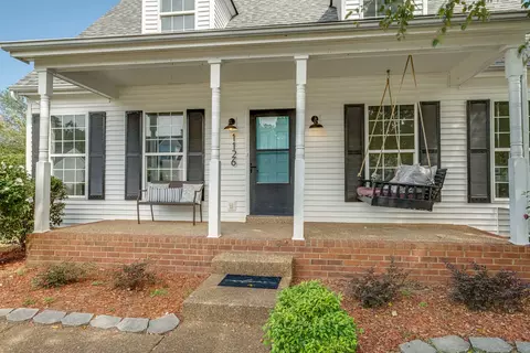 1126 Summerville Cir, Thompsons Station, TN 37179