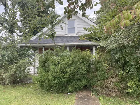 2108 Golf Club Ln, Clarksville, TN 37043