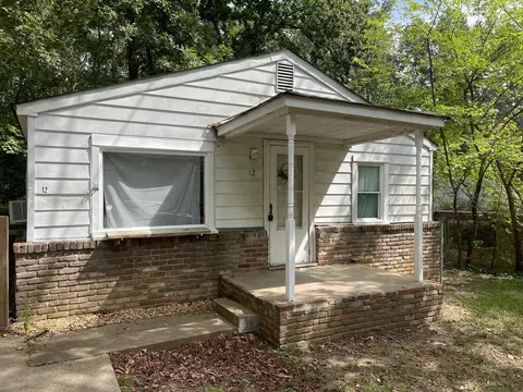 12 Proctor Dr, Clarksville, TN 37043