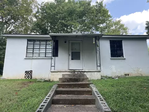 6 Proctor Dr, Clarksville, TN 37043