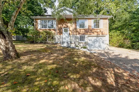 304 Kevin Dr, Dickson, TN 37055