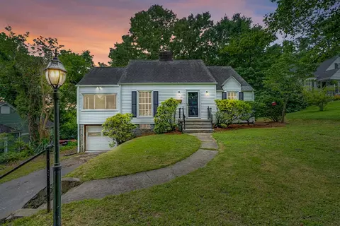 35 Bellflower Cir, Chattanooga, TN 37411