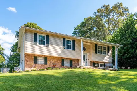 10 Overlook Trl, Rossville, GA 30741