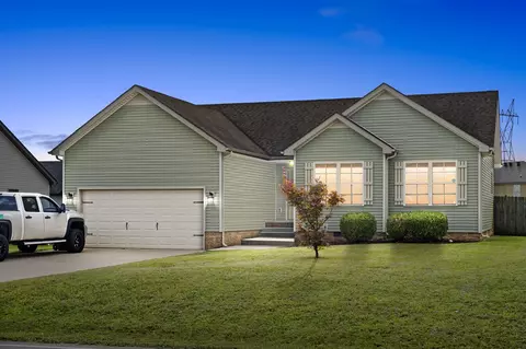 596 Tracy Ln, Clarksville, TN 37040