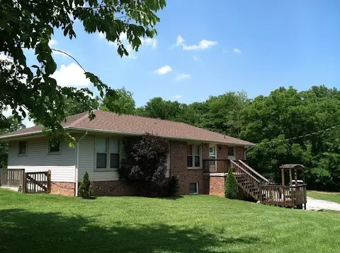 111 Ellis Ln #A & B, Goodlettsville, TN 37072