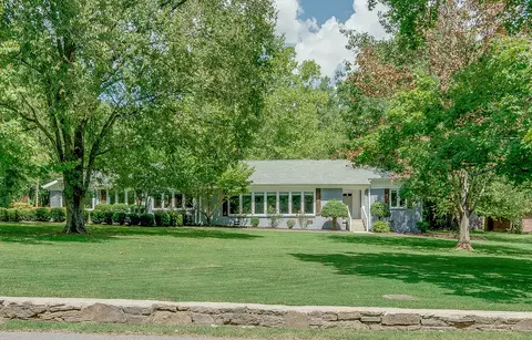 6352 Bresslyn Rd, Nashville, TN 37205