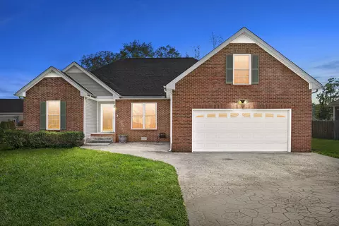 3804 Parade Dr, Clarksville, TN 37040
