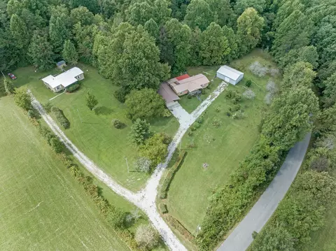 1345 Midway Rd, Crossville, TN 38572