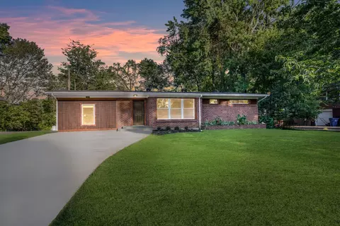 121 Allenwood Dr, Clarksville, TN 37043