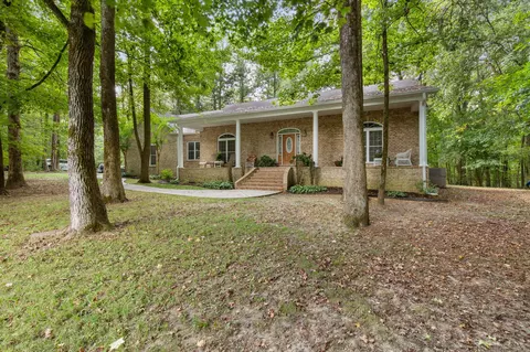 1021 Bell Buckle Wartrace Rd, Wartrace, TN 37183