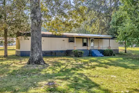 2806 Crestridge Dr, Centerville, TN 37033 photo 2