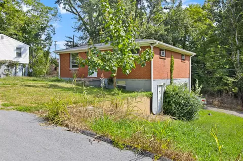 21 Proctor Dr, Clarksville, TN 37043