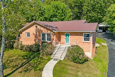 206 Crescent Ave, Gainesboro, TN 38562