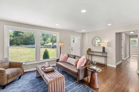 3912 Sussex Dr, Nashville, TN 37207