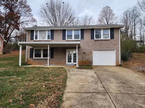 422 Oriole Cir, Clarksville, TN 37043