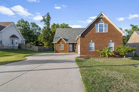 1909 Champlain Dr, La Vergne, TN 37086