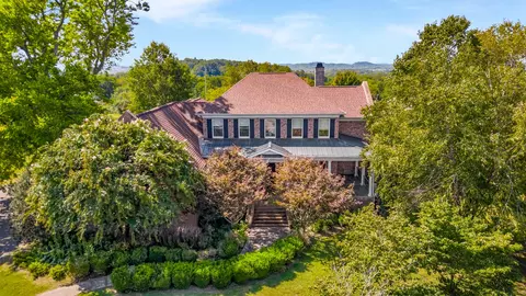 1112 Pigskin Ct, Franklin, TN 37064