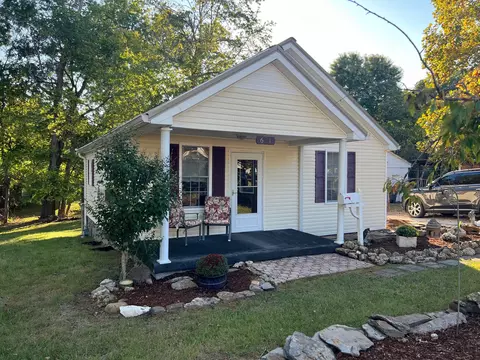 621 W End Ave, Mcminnville, TN 37110