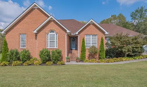 55 Meadowland Dr, Manchester, TN 37355