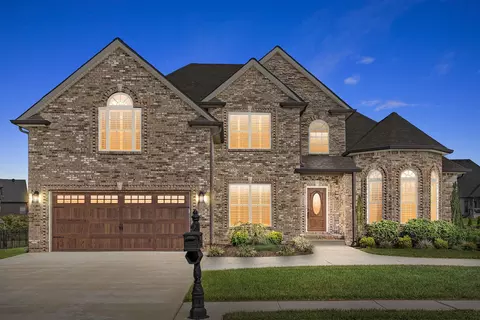1221 Fallon Dr, Clarksville, TN 37043