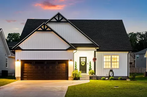 3039 Core Dr, Clarksville, TN 37040