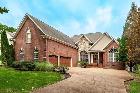 112 Turning Leaf Way, Hendersonville, TN 37075