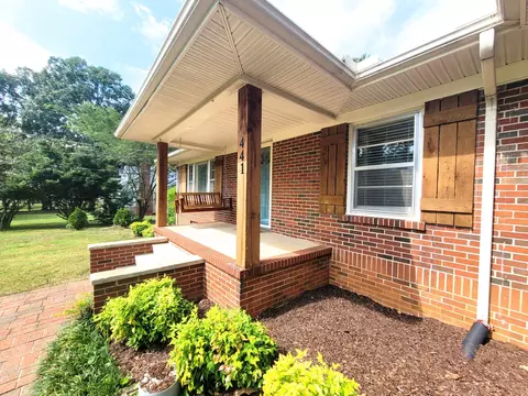 441 E Maple St, Morrison, TN 37357 photo 2