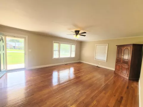 441 E Maple St, Morrison, TN 37357 photo 5