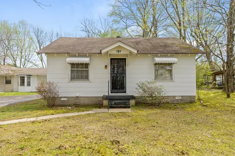 727 Westside Dr, Tullahoma, TN 37388